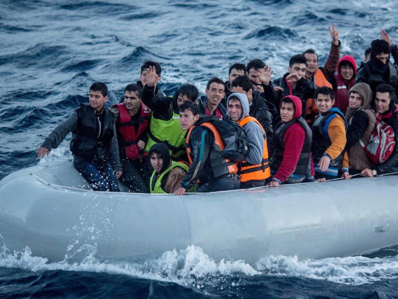 Auf nach Europa! Türkische Küstenwache stoppt mehrere Migrantenboote Richtung Lesbos