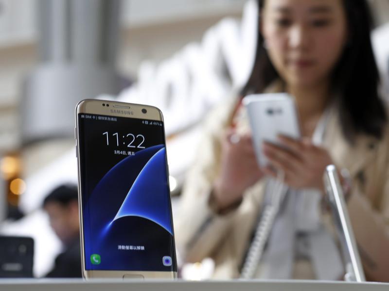 Samsung startet globalen Verkauf neuer Smartphone-Spitzenmodelle