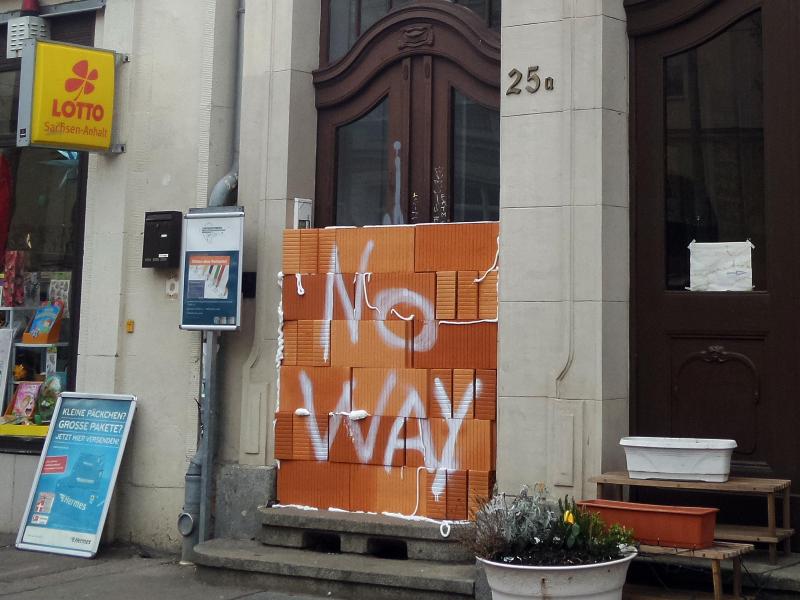 „No way“: Wahllokal für Migranten zugemauert