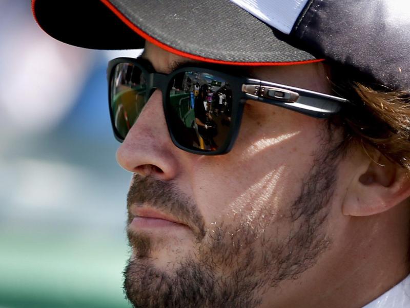 Alonso nach schwerem Melbourne-Crash wieder erholt