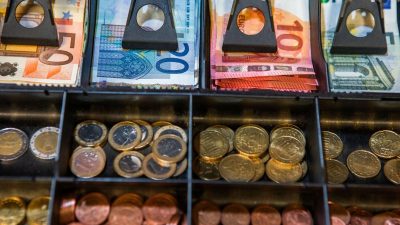 Kommunen in Deutschland erzielen 2015 Überschuss von 3,2 Milliarden Euro