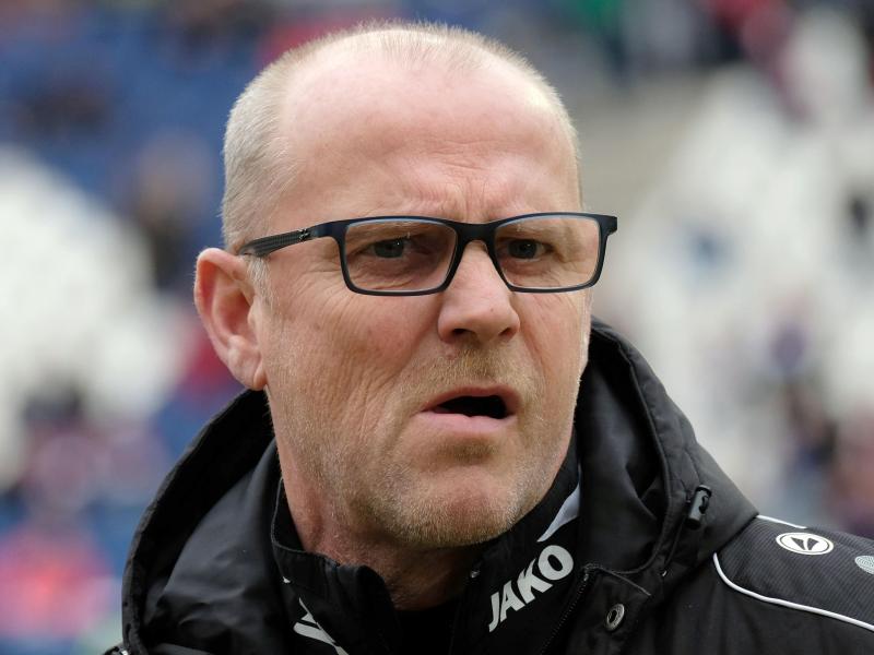Schaaf will Hannover 96 bis zum Saisonende trainieren