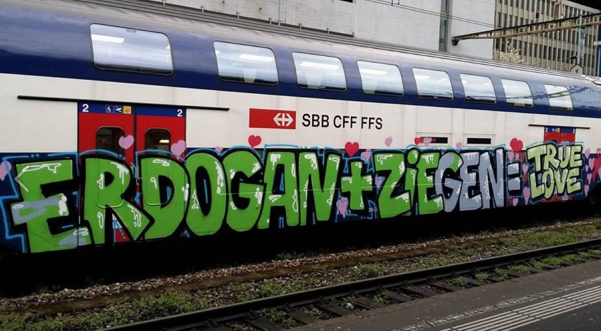 „Erdobahn“: Schweizer Sprayer protestieren mit Böhmermann-Witz