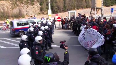 Brenner-Demo am Sonntag endet mit Gewalt – Steine und Feuer gegen Polizei