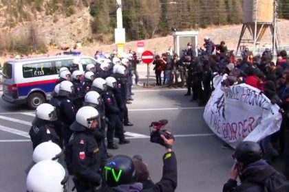 Brenner-Demo am Sonntag endet mit Gewalt – Steine und Feuer gegen Polizei