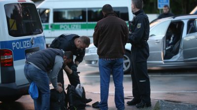 Seehofer ordnet Zurückweisung von Menschen mit Einreisesperre an