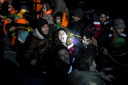800 Migranten in Griechenland fliehen aus Lager auf Chios