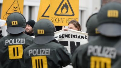 Schlappe für AfD-Gegner – Polizei stellt sich auf Krawalle gewaltbereiter AfD-Gegner ein