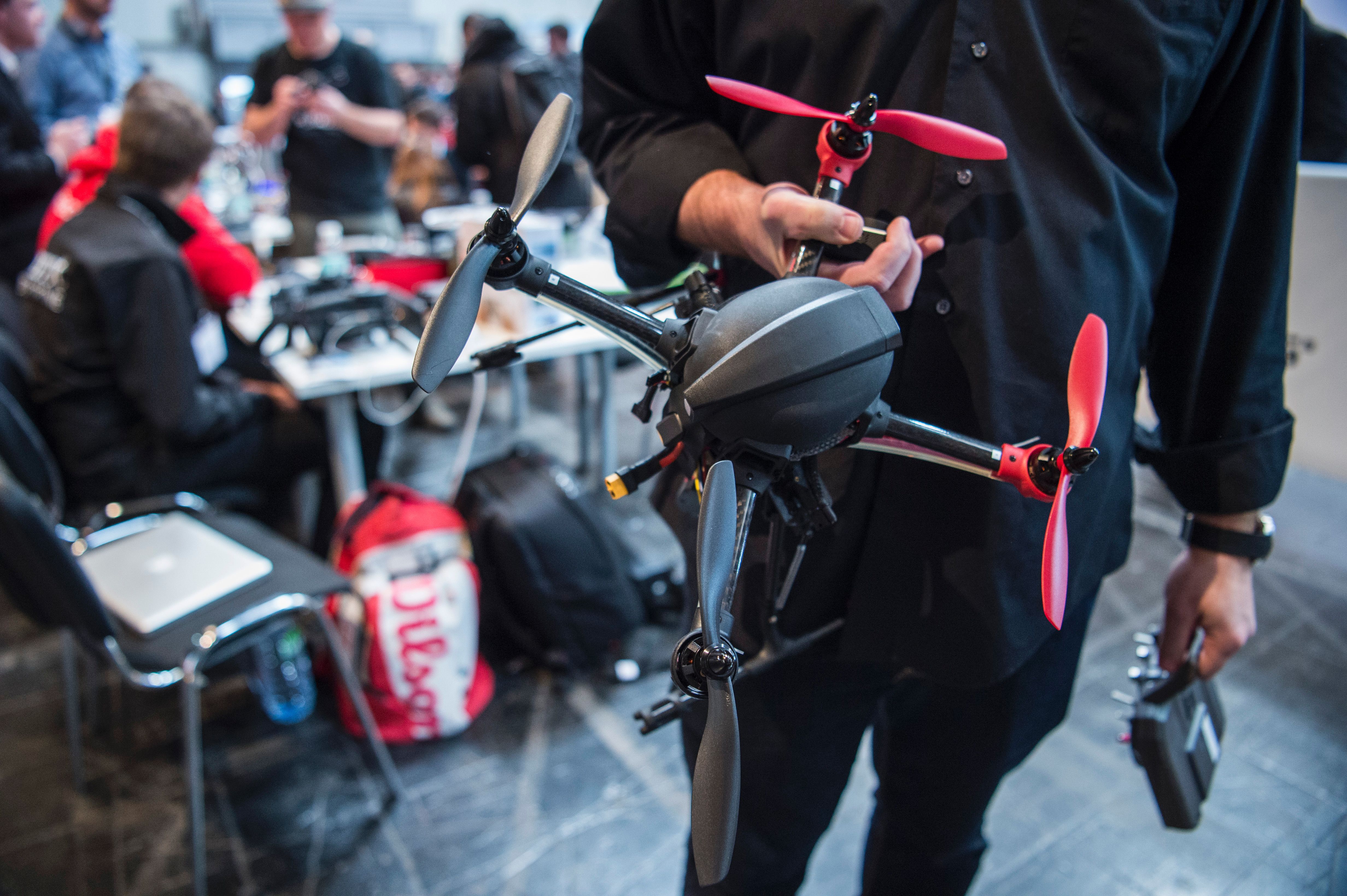 Luftverkehrswirtschaft fordert Führerschein für Drohnen