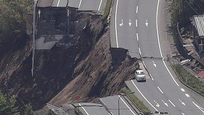 Zahl der Toten nach Beben in Japan steigt auf über 40