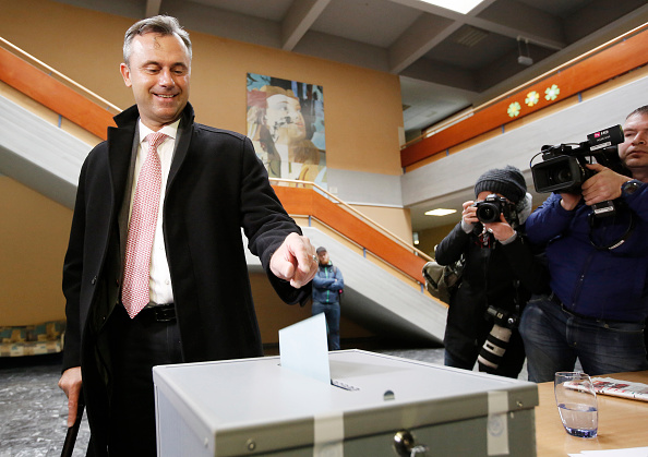 Präsidentenwahl in Österreich: FPÖ-Kandidat Hofer deutlich vorn