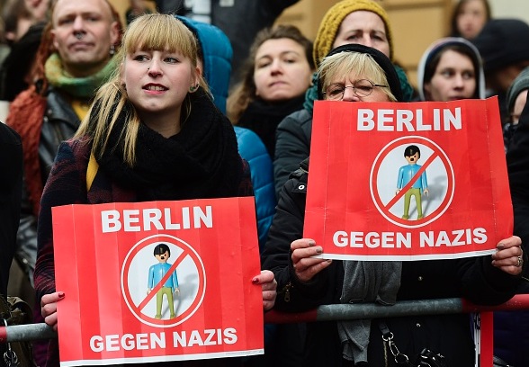 300 Menschen demonstrieren in Magdeburg gegen Rechtsextreme