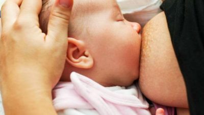 Empfehlung: Im ersten Lebenshalbjahr ein Baby ausschließlich stillen