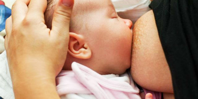 Empfehlung: Im ersten Lebenshalbjahr ein Baby ausschließlich stillen