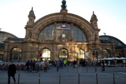 Ex-Bahnchef Mehdorn: Bahnhöfe in schlechtem Zustand