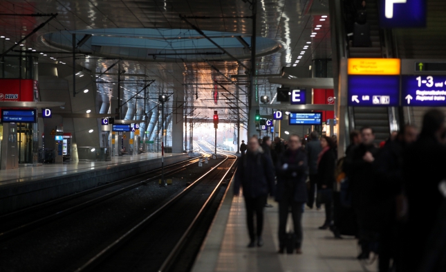 Bahn-Chef Grube verspricht mehr Service durch Digitalisierung