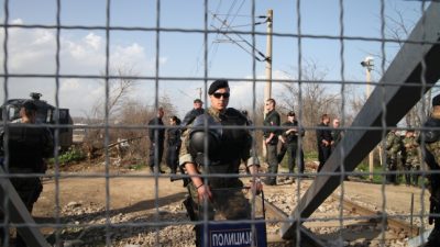 Idomeni: Mazedonische Polizei setzt Tränengas gegen Flüchtlinge ein