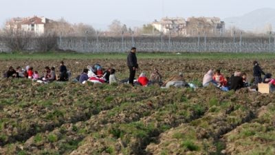 Politiker und Gewerkschafter fordern Wende in Flüchtlingspolitik