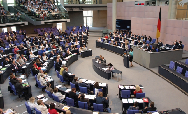 CSU-Vize Weber will Bundestag mit Merkels Türkeideal befassen