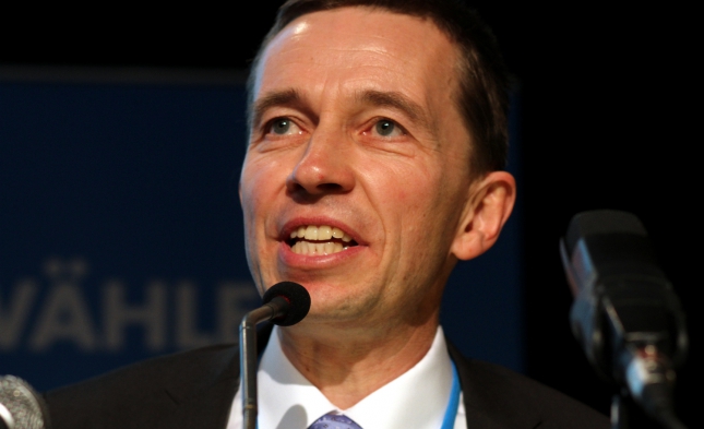 Lucke kritisiert Islam-Forderungen der AfD als „populistisch“