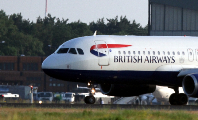 London: Drohne stößt mit Flugzeug zusammen