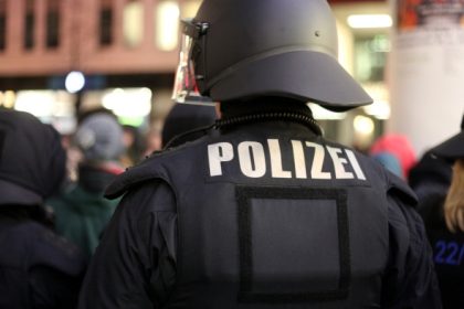 AfD-Parteitag: Polizei nimmt Hunderte Demonstranten fest