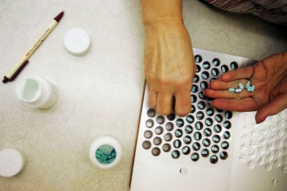 Pharmaindustrie legt Preise für Medikamente selbst fest – Anreize für Ärzte nicht strafbar
