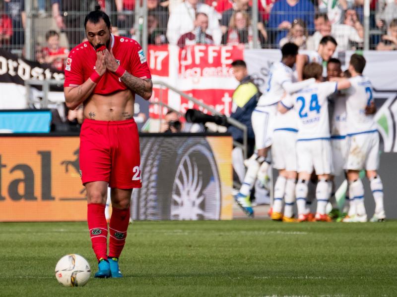 Schwacher HSV gewinnt bei Schlusslicht Hannover 96