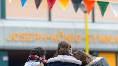 Schüler in Haltern gedenken der Opfer des Germanwings-Absturzes