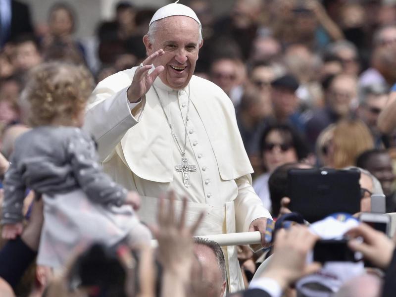 Vatikan veröffentlicht Papst-Schreiben zu Familie und Ehe