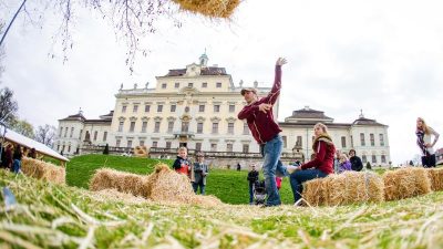 Wettkampf – Achtung, fliegende Strohballen!