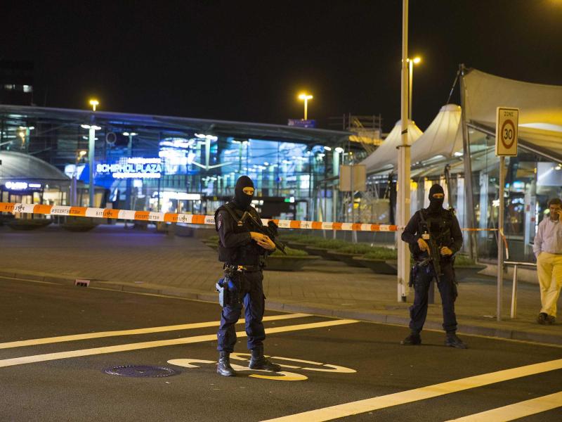 Schiphol wieder offen: Teilevakuierung und Festnahmen am Amsterdamer Flughafen