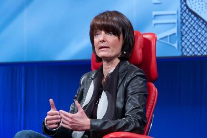 Facebook wirbt Google-Managerin für Technik-Forschung ab