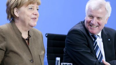 CSU-Chef Seehofer hält an Klagedrohung wegen Flüchtlingspolitik fest