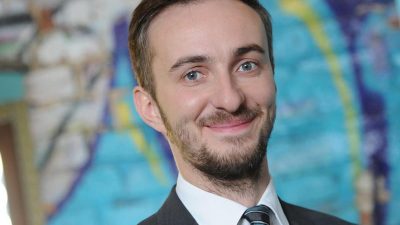 Grenzen der Meinungs- und Kunstfreiheit überschritten? Kauder zur Affäre Böhmermann: „Gerichte sollten entscheiden“