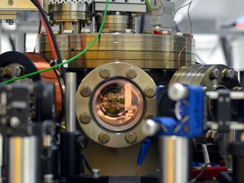 Forscher bauen Motor aus einem einzigen Atom