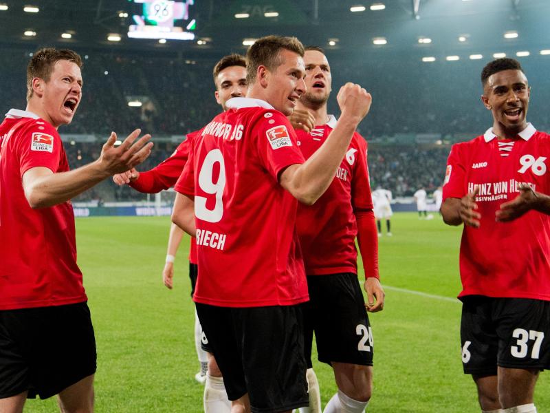 Hannover wahrt Mini-Hoffnung durch 2:0 gegen Gladbach