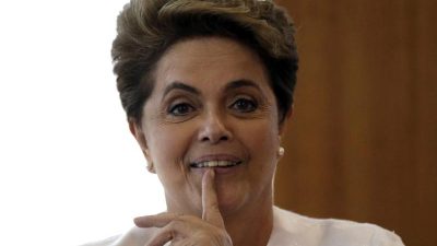 „Politisch motivierter Putsch“ – Brasiliens Regierung glaubt an Rousseff-Sieg