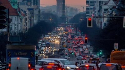 Zahl der Pendler stark gestiegen – und immer mehr fahren von Ost nach West