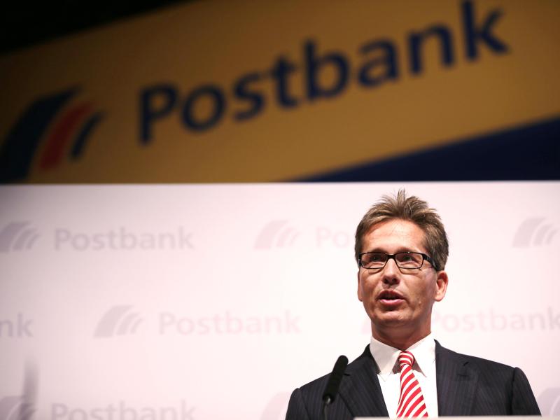 Postbank-Chef Strauß stellt kostenloses Girokonto in Frage
