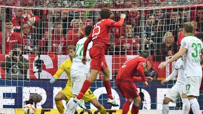 Müller führt Bayern ins Pokalfinale – Zähes 2:0