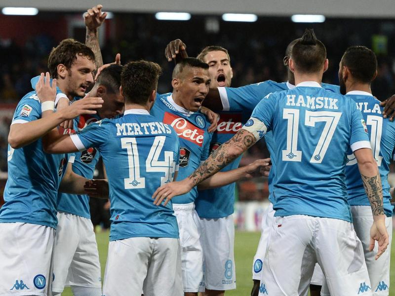 SSC Neapel festigt Platz zwei: 6:0-Sieg gegen Bologna