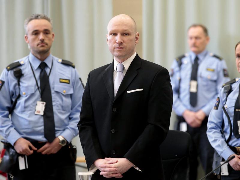 „Verletzung der Menschenrechtskonvention“: Massenmörder Breivik erringt Teilsieg gegen norwegischen Staat