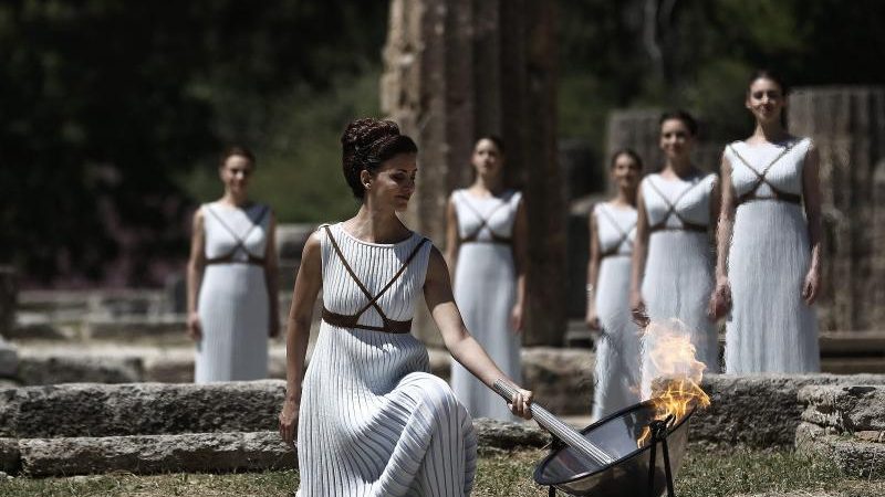 Das Olympische Feuer für Rio de Janeiro wurde im griechischen Olympia entzündet
