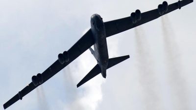 USA setzen erstmals B-52-Bomber gegen IS-Miliz ein