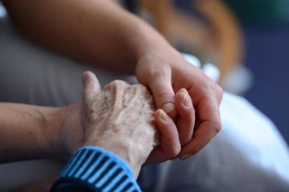 Verdacht auf Sozialbetrug: Razzien in 237 Pflegeheimen