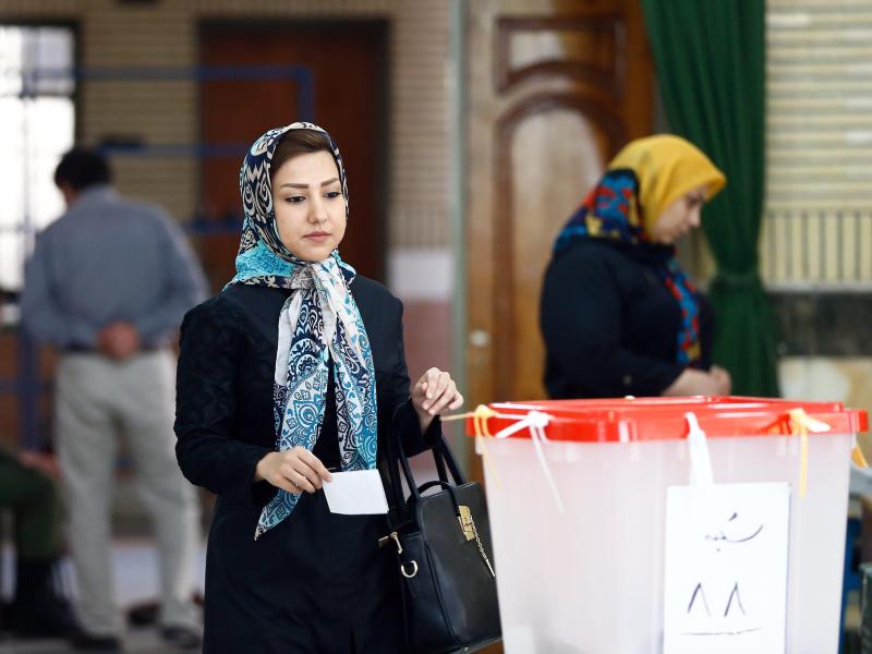 Stichwahl im Iran beendet: Reformer hoffen auf weiteren Erfolg