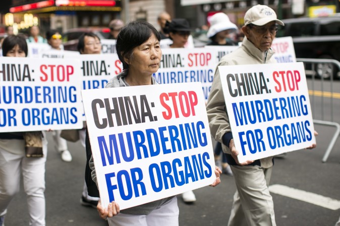 Chef von Menschenrechtsausschuss: Gabriel muss in China „Finger in die Wunde legen“ + Video