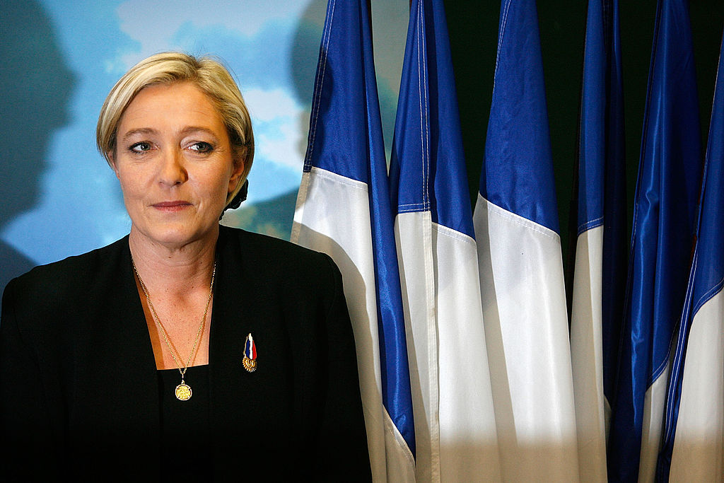 „Bürgermeister von Nizza hilft Islamisten“ – EU-Parlament öffnet Weg für Ermittlungen gegen Marine Le Pen