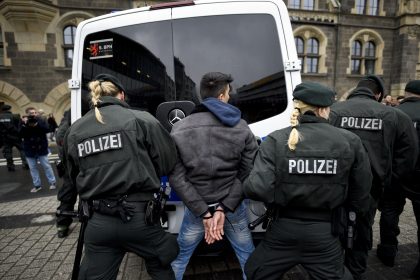“Wir beobachten diese Respektlosigkeit seit Langem”: GdP NRW fordert mindestens 6 Monate Haft bei Angriffen auf Polizei